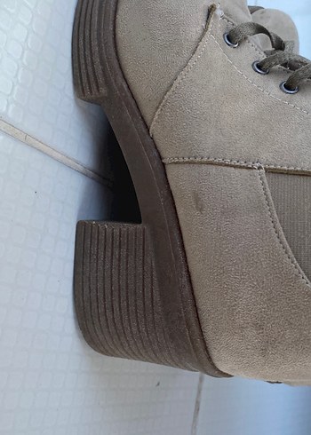 Bej Süet Kemer Detaylı Kadın Bot - Görsel 5