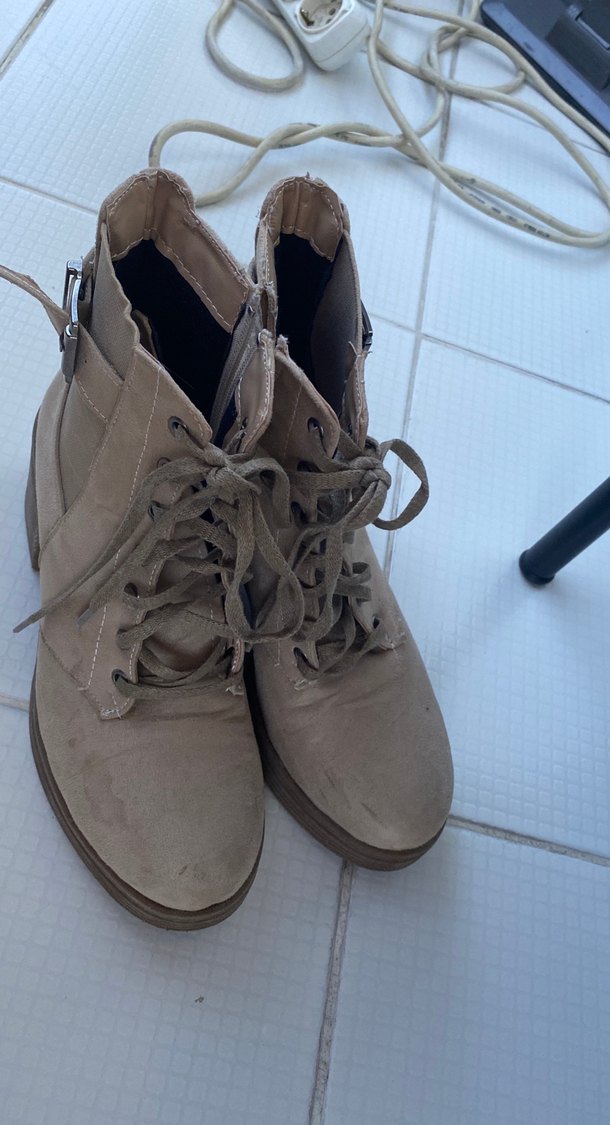 Bej Süet Kemer Detaylı Kadın Bot - Görsel 3