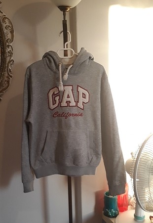 gap sweatshirt