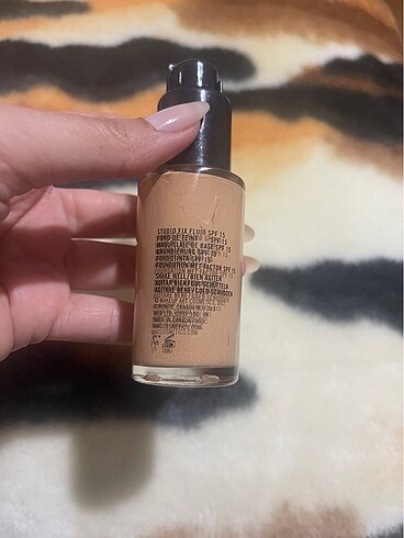 MAC Studio fix fluıd fondöten