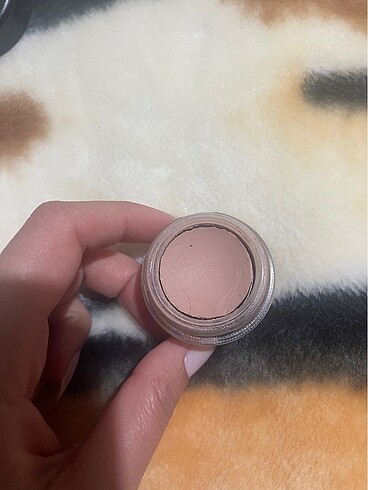 Beden Pro Longwear paint pot