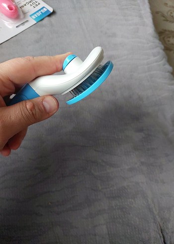 Mavi Renkli Otomatik Temizlenen Kedi Tüy Fırçası - Görsel 12