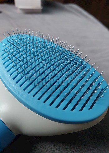 Mavi Renkli Otomatik Temizlenen Kedi Tüy Fırçası - Görsel 3