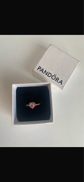 Pandora yüzük