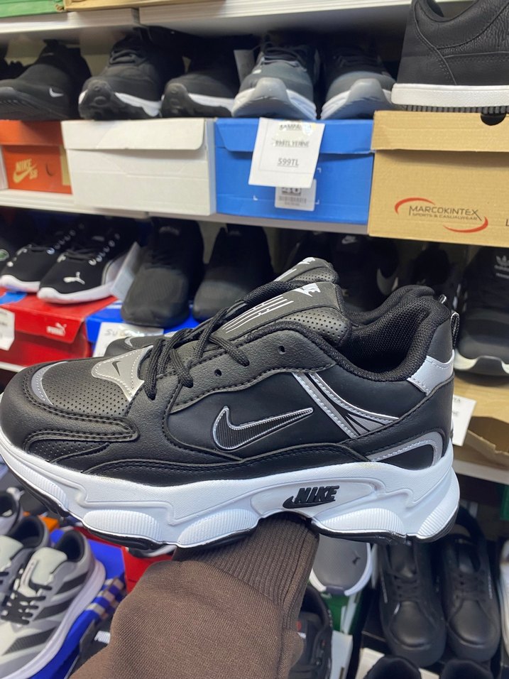 Nike Siyah Spor Kadın Sneakers - Görsel 3