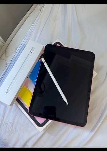 Pembe Tablet ve Beyaz Dokunmatik Kalem