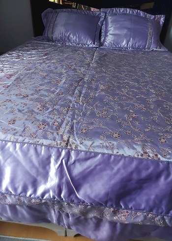 İşlemeli Parlak Mor Yatak Örtüsü - Görsel 2
