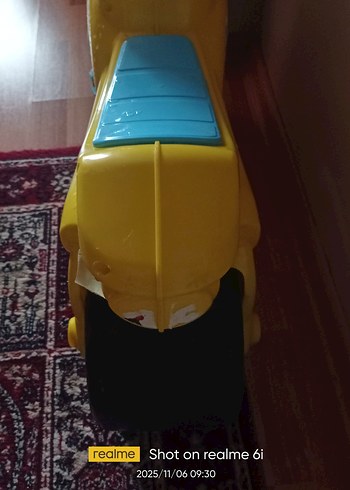 Sarı Renkli Çocuk iki kalin Tekerlekli motosiklet - Görsel 4