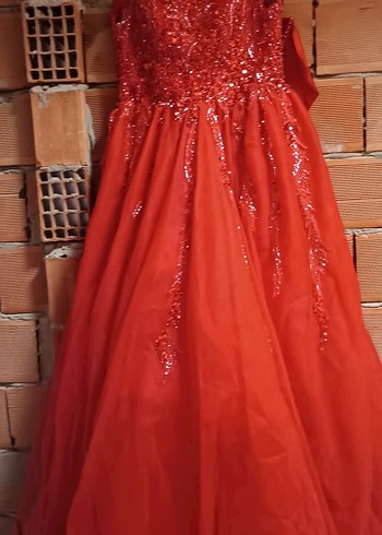 Kırmızı Straplez Fırfırlı Uzun Kadın Abiye - Görsel 3