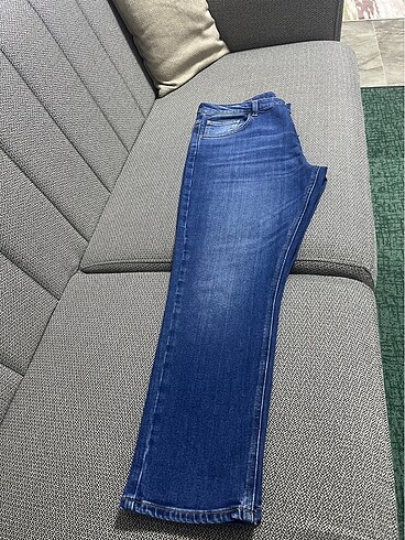 Hiç kullanılmamış kot pantolon