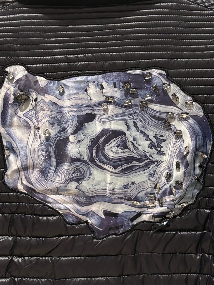 Düğmeli Siyah Kadın Arkası Desenli Ceket - Görsel 4