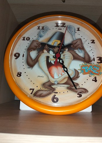 Beden Renkli Tasarımlı Taz Duvar Saati