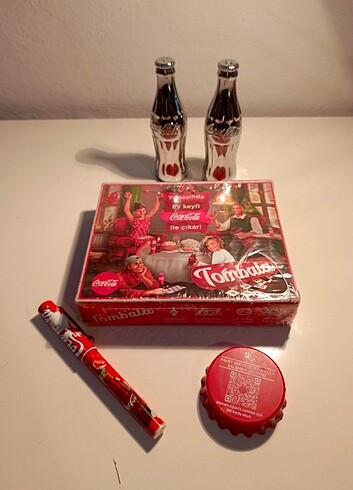 Coca cola 1 ad Kalem 1 ad Tombala 1 ad açacak 1 çift Tuzluk bibe