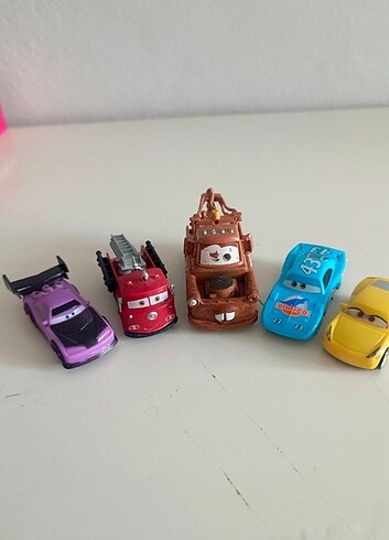 Pixar Cars Şimşek McQueen Arabalar (Hepsi)