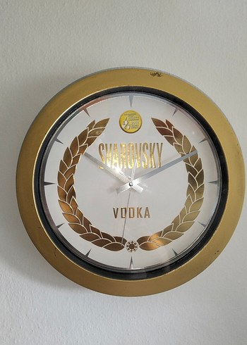 Altın Renkli Swarovski Vodka Duvar Saati