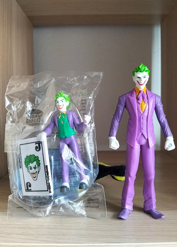 Beden Mor Takım Elbiseli Joker Aksiyon Figürü hepsi