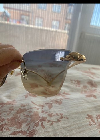 Cartier Şeffaf Bej Çerçeveli Klasik Kadın Güneş Gözlüğü