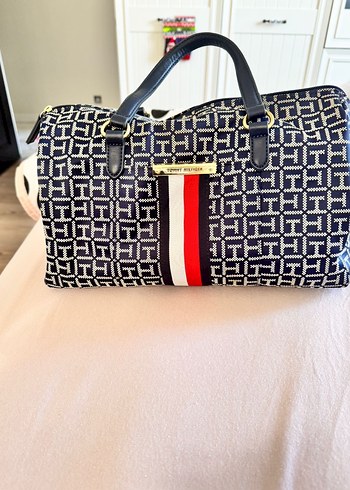  Beden Tommy Hilfiger Kadın Çanta