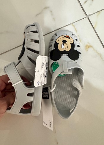 27 Beden Mickey Mouse Baskılı Çocuk Sandalet