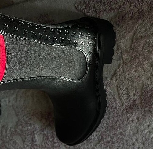 Nine west bot