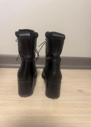 Siyah Deri Bağcıklı Topuklu Goth Kadın Bot - Görsel 5