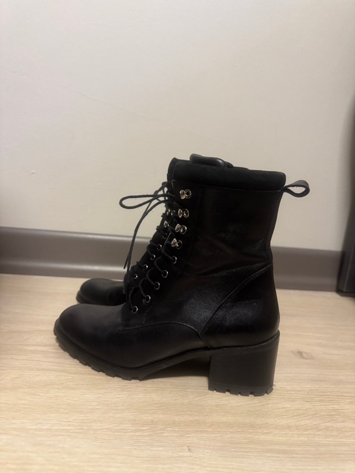 Siyah Deri Bağcıklı Topuklu Goth Kadın Bot - Görsel 4