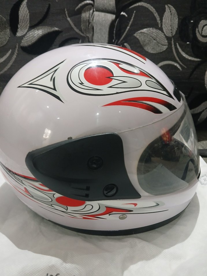 Beyaz Baskılı Biker Kask - Görsel 3