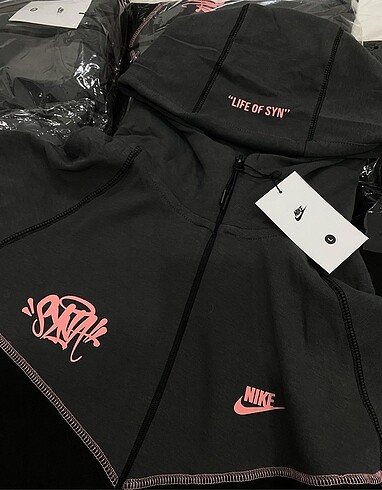 l Beden NIKE TECH EŞOFMAN TAKIMI