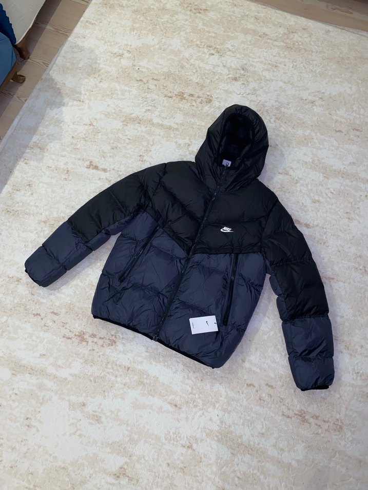 Nike Siyah Kapüşonlu Erkek Mont - Görsel 3