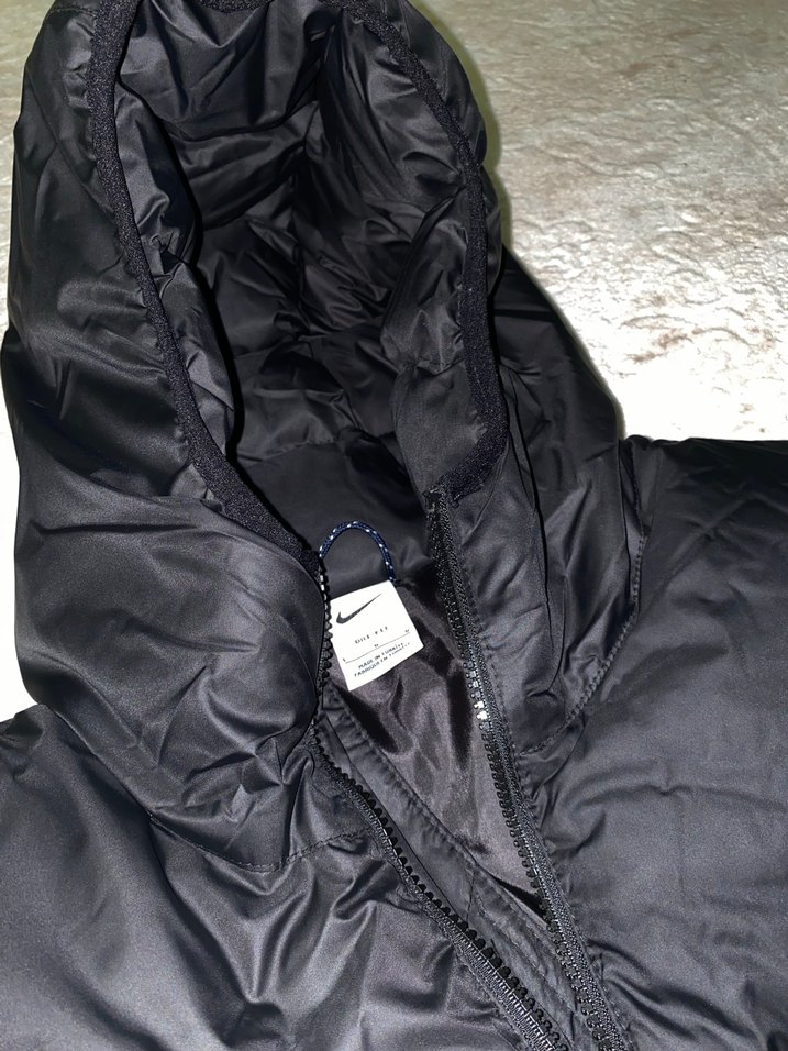 Nike Siyah Kapüşonlu Erkek Mont - Görsel 4