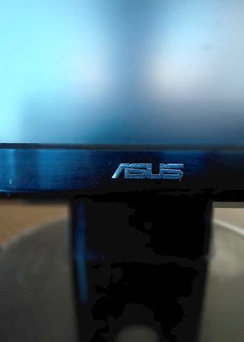 ASUS 21.5 İnç Full HD Monitör (VH222D) - Temiz Durumda - Görsel 2
