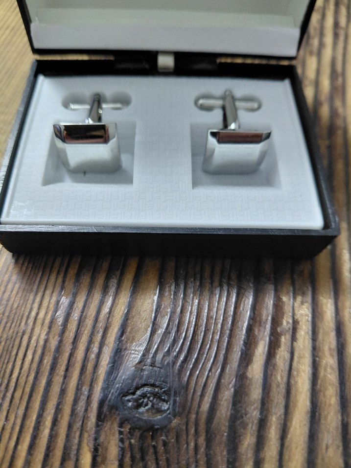 Şık ve Klasik Gümüş Rengi Metal Kol Düğmesi - Özel Kutulu - Görsel 2