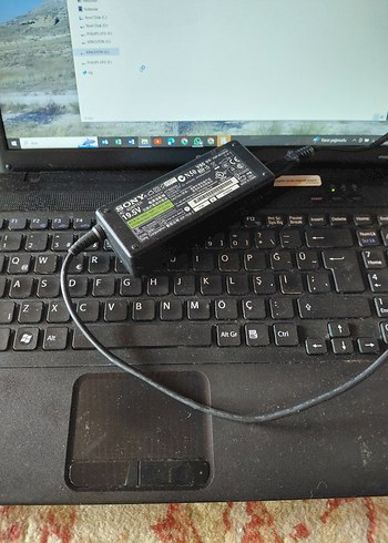 Sony VAIO - FULL HD Ekran - Blu-Ray - Efsane Seri laptop - Görsel 2