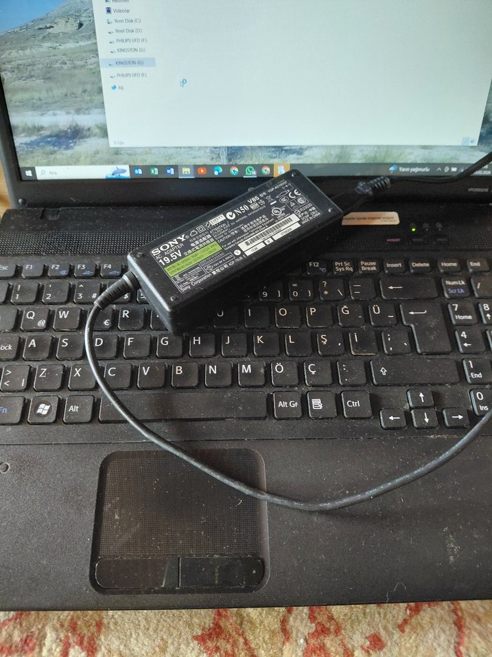 Sony VAIO - FULL HD Ekran - Blu-Ray - Efsane Seri laptop - Görsel 2