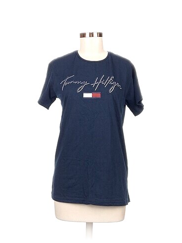 Tommy Hilfiger T-shirt %70 İndirimli.