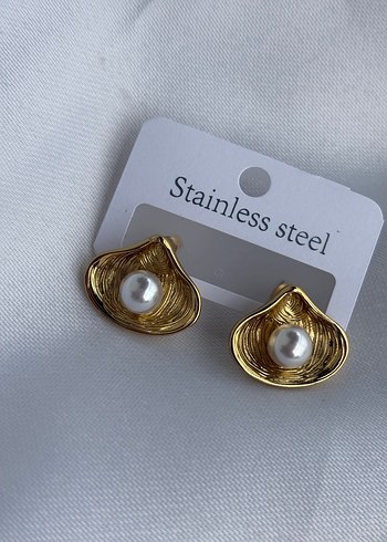 Altın Renk Mini Boncuklu Çelik Küpeler - Görsel 2