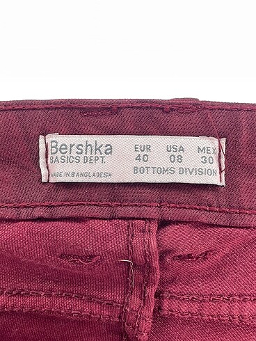 40 Beden bordo Renk Bershka Jean / Kot %70 İndirimli.