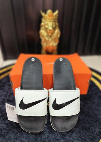 Nike Beyaz Siyah terlik