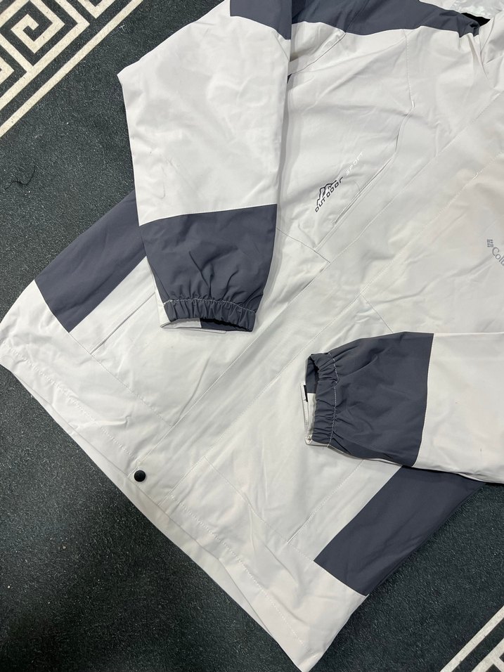 Gri Kapüşonlu Erkek Spor Mont - Görsel 5