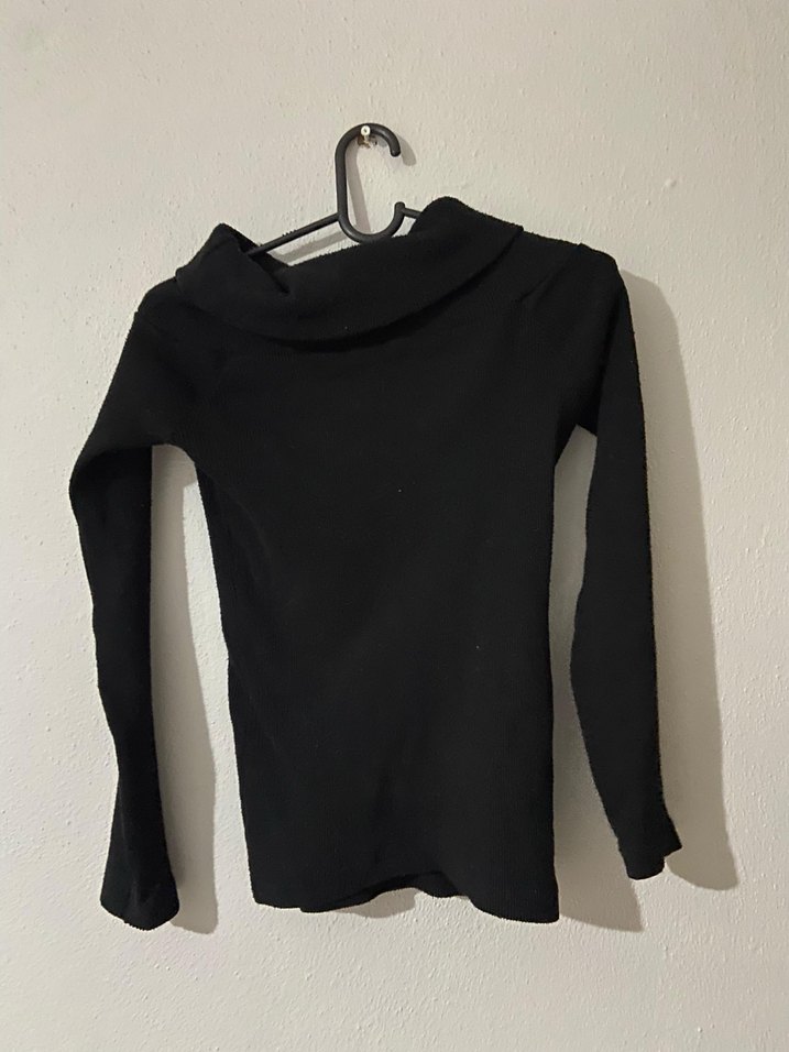 Siyah Yüksek Yakalı İnce Kesim Kadın Kazak - Görsel 2