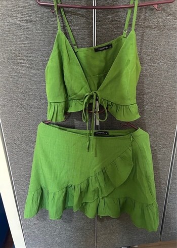 Trendyol & Milla Gri etek ve yesil etek bluz