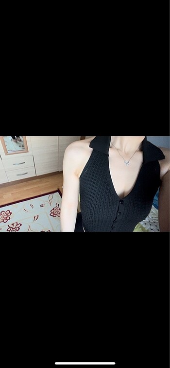 s Beden boyun detayli dugmeli crop top