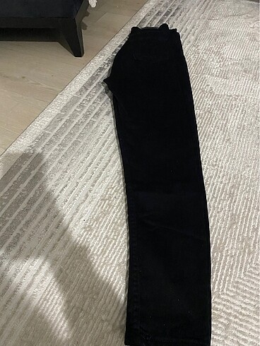 29 Beden siyah Renk Siyah pantolon