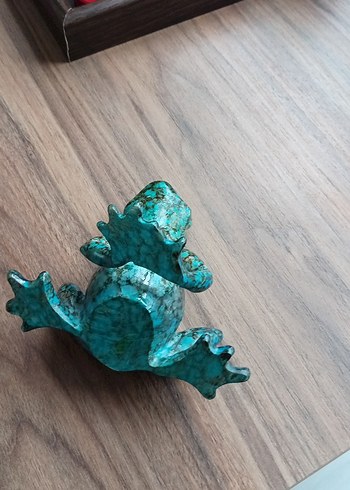 Koyu Turkuaz kurbag fuguru çok güzel bir vinge - Görsel 4