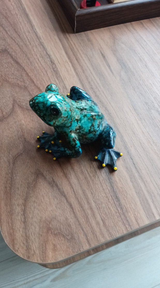 Koyu Turkuaz kurbag fuguru çok güzel bir vinge - Görsel 3
