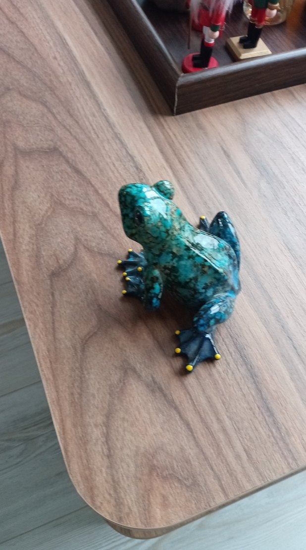 Koyu Turkuaz kurbag fuguru çok güzel bir vinge - Görsel 2