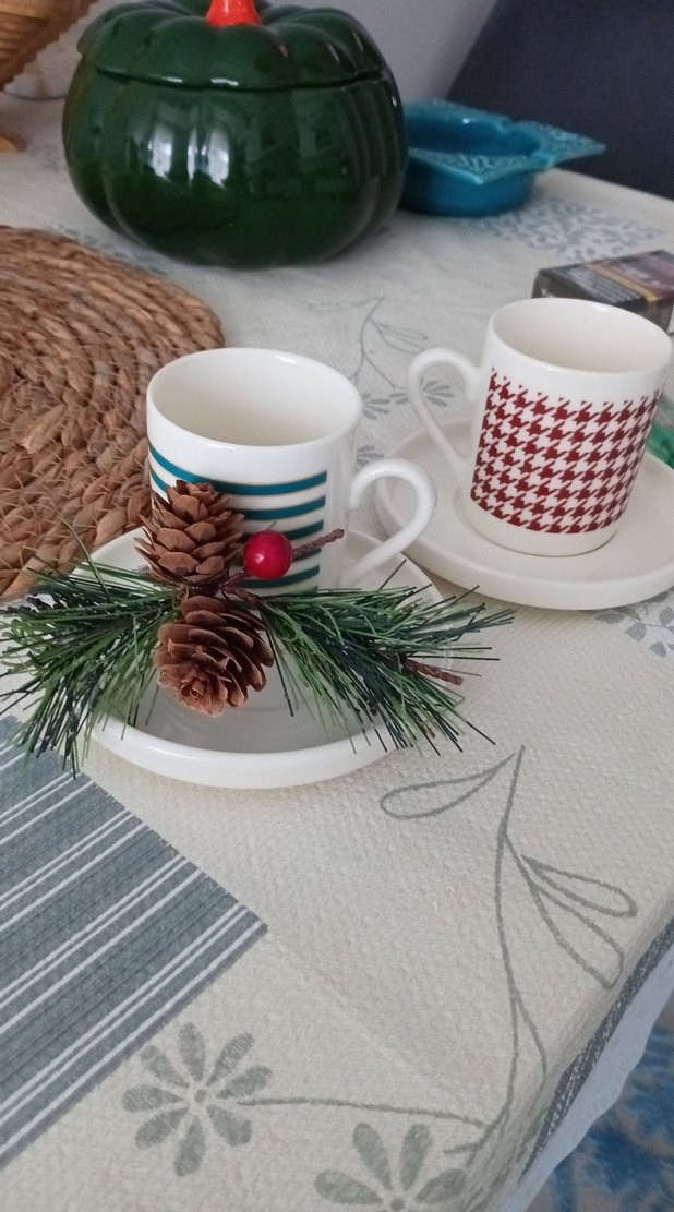 Çizgili ve Kareli Desenli Beyaz fincan tane  fiyati - Görsel 2