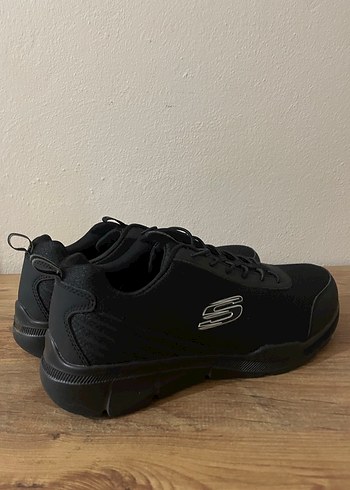 Orjinal Skechers spor ayakkabı. - Görsel 3