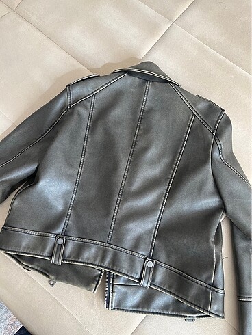 l Beden Pull&Bear Deri Ceket
