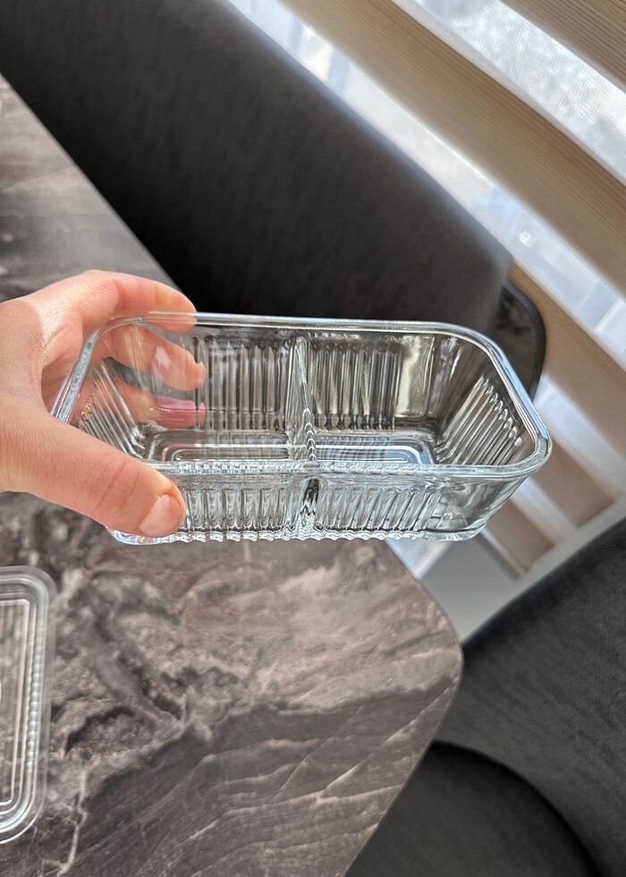 Kapaklı iki bölmeli saklama kabı - Görsel 2